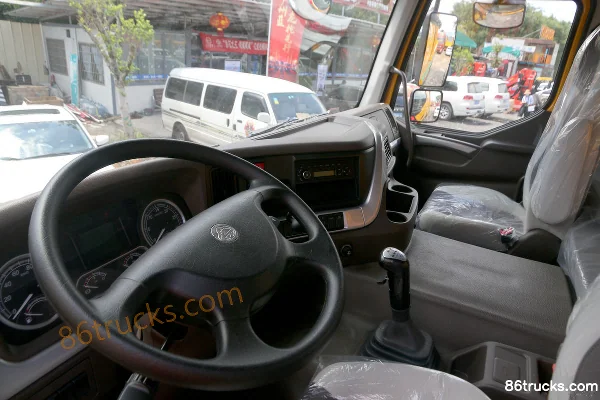 Dongfeng Liuqi Chenglong H7 375 ch 8X4(12 roues) 5,6 m benne à ordures Cabine (3) | 86Trucks