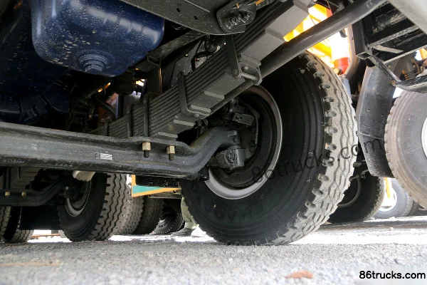 Dongfeng Liuqi Chenglong H7 375 ch 8X4(12 roues) 5,6 m benne à ordures Châssis (3) | 86Trucks