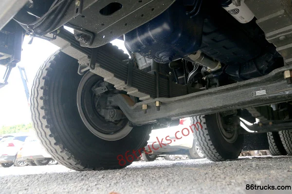 Dongfeng Liuqi Chenglong H7 375 ch 8X4(12 roues) 5,6 m benne à ordures Châssis (2) | 86Trucks
