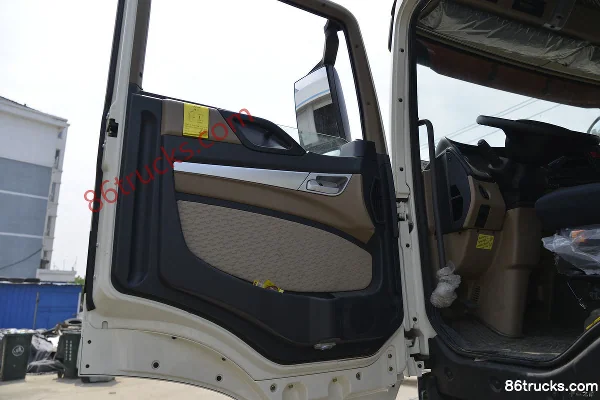 Sinotruk HOWO TX6 340 ch 8X4(12 roues) 7,37 m³ camion malaxeur (marque Hongchang Tianma) Cabine (1) | 86Trucks