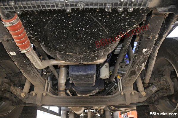 SHACMAN Delong N3000 Composite 220hp 4X2(6 wheels) 6.75m High Roof Flatbed Cargo Truck Chassis (1) | 86Trucks