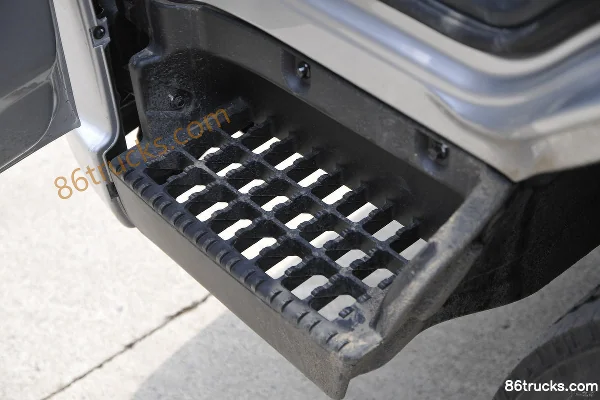 Foton Aumark S3 Series 143 hp 4X2(6 wheels) 4.08 m refrigerated truck (ZF) Cab (1) | 86Trucks