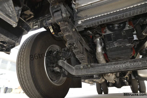 Foton Auman R-Series 220 hp 4X2(6 wheels) 6.8m stake truck (high roof) Chassis (2) | 86Trucks