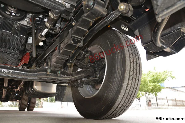 Foton Auman R-Series 210hp 4X2(6 wheels) 6.8m flatbed cargo truck (rear axle 8T) Chassis (3) | 86Trucks