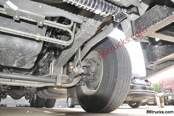 Sinotruk HOWO TX heavy truck 460 hp 6X4(10 wheels) tractor truck Chassis (3) | 86Trucks