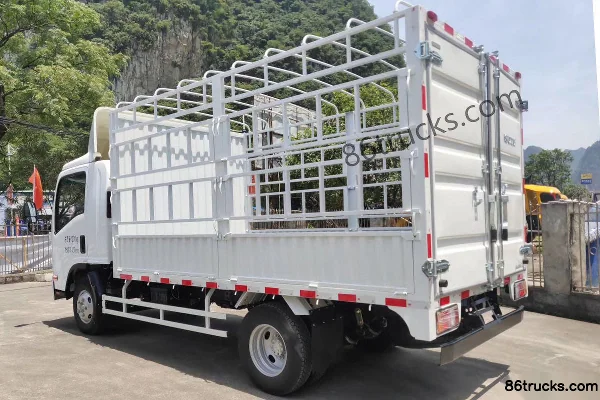 Qingling Isuzu KV100 115hp 4X2(6 wheels) 4.17m single-row stake truck Exterior (3) | 86Trucks