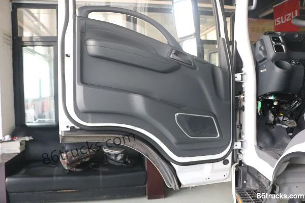 Qingling Isuzu M600 120 hp 4X2(6 wheels) 4.17m Single Row Van Light Truck (China VI) Cab (2) | 86Trucks
