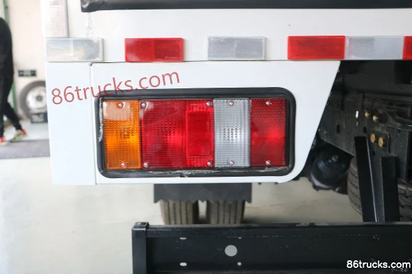 Qingling Isuzu M600 120 hp 4X2(6 wheels) 4.17m Single Row Van Light Truck (China VI) Body (2) | 86Trucks