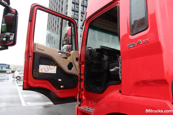 JAC Gallop A5XⅢ Medium Truck 240hp 4X2(6 wheels) 6.8m Van Cargo Truck (Dual Fuel Tank) Cab (1) | 86Trucks