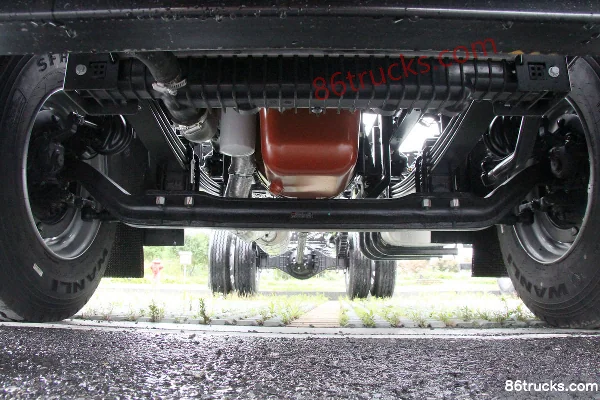 JAC Gallop A5XⅢ Medium Truck 240hp 4X2(6 wheels) 6.8m Van Cargo Truck (Dual Fuel Tank) Chassis (1) | 86Trucks