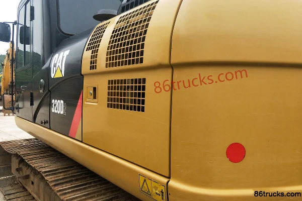 Caterpillar 320D Hydraulic Excavator Exterior (2) | 86Trucks