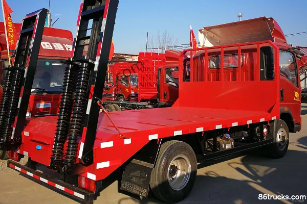 Sinotruk HOWO Wang Series 130 hp 4X2(6 wheels) Flatbed Truck Exterior