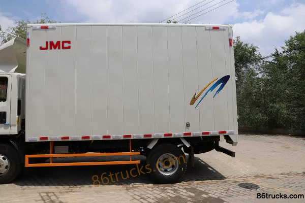 JMC Kaiyun Blue Whale Standard Edition 152hp 4X2(6 wheels) 4.08m single-row van light truck (China VI) Body (1) | 86Trucks