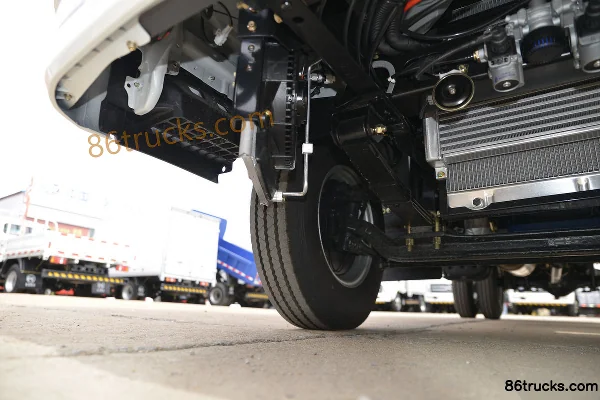 Kama Kaijie M1 110 hp 4X2(6 wheels) 4.16m Single Row Flatbed Light Truck Chassis (2) | 86Trucks