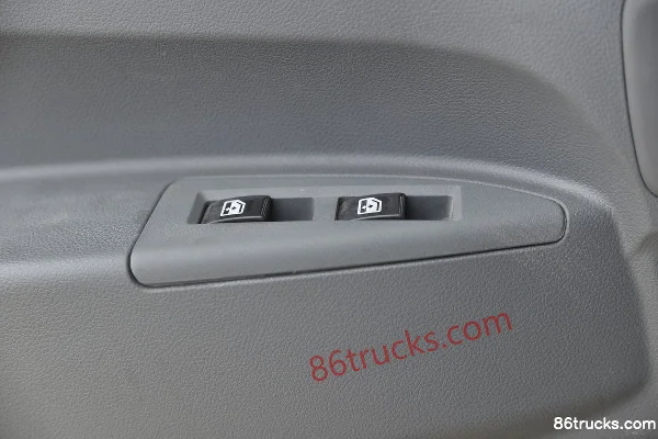 Kama Kaijie M3 high-end version 110 hp 4X2(6 wheels) 4.16m single-row stake light truck Cab (2) | 86Trucks