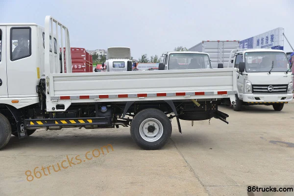 Kama Jinyunka 102 ch 4X2(6 roues) camion léger plateau à cabine simple 3,18 m (frein pneumatique) Carrosserie (2) | 86Trucks