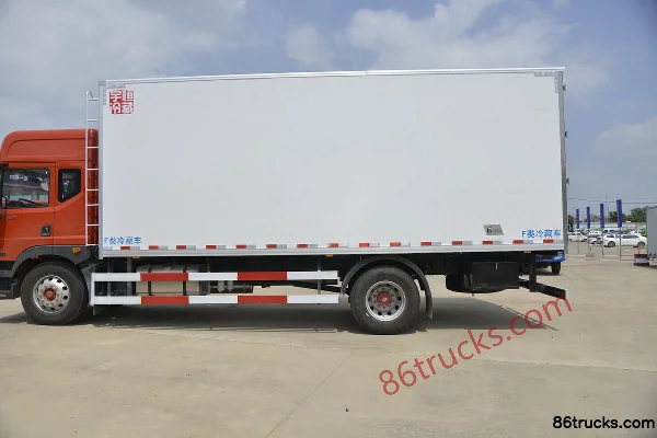 Dongfeng Duolika D9 185hp 4X2(6 wheels) 7.68m refrigerated truck Body (2) | 86Trucks