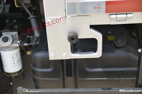 SHACMAN Light Truck Delong K3000 Standard 150hp 4X2(6 wheels) 3.85m semi-row flatbed light truck Body (3) | 86Trucks