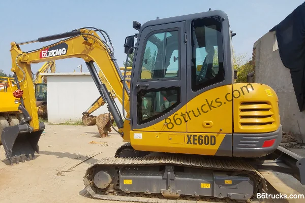 XCMG XE60D Crawler Excavator Exterior (3) | 86Trucks