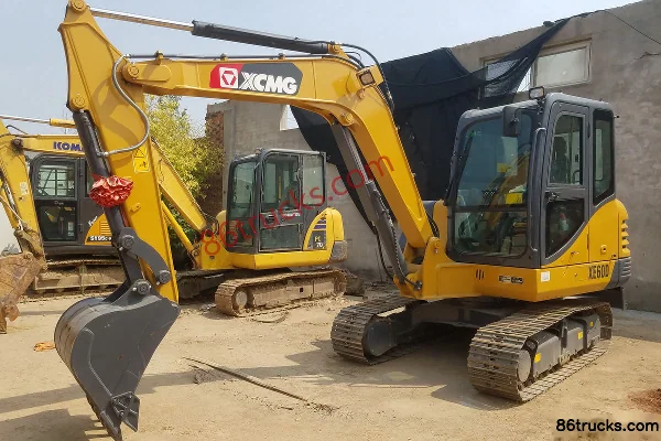 XCMG XE60D Crawler Excavator Exterior (2) | 86Trucks