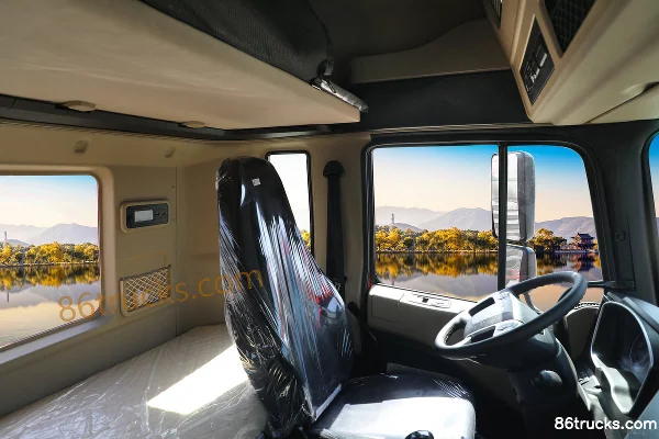 JAC Gallop A5X Flagship Version 240 hp 4X2(6 wheels) 6.8m Refrigerated Truck Cab (2) | 86Trucks