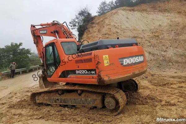 Doosan DH220-9E Crawler Excavator Exterior (3) | 86Trucks