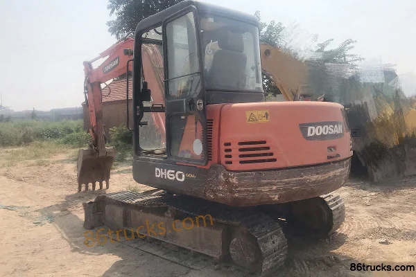 Doosan DH55-V Crawler Excavator Exterior (3) | 86Trucks