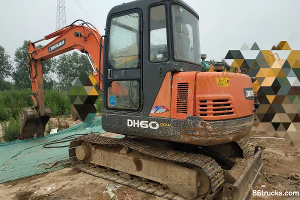 Doosan DH55-V Crawler Excavator Exterior (2) | 86Trucks