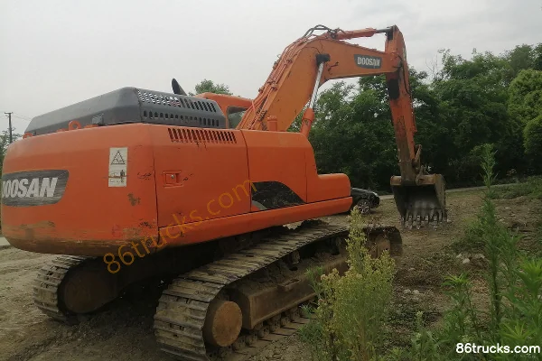 Doosan DH220LC-V Crawler Excavator Exterior (3) | 86Trucks