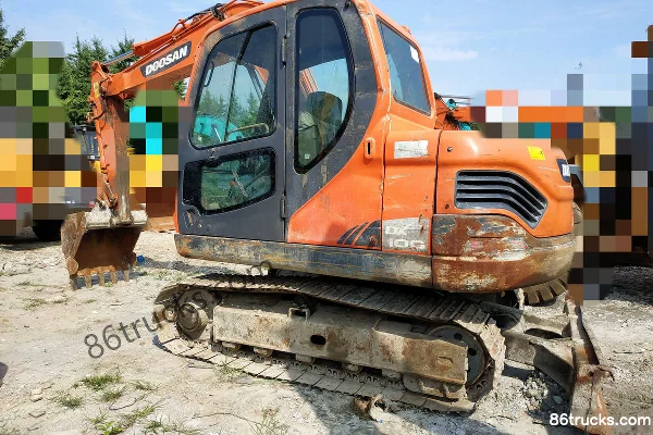 Doosan DX80 Crawler Excavator Exterior (2) | 86Trucks