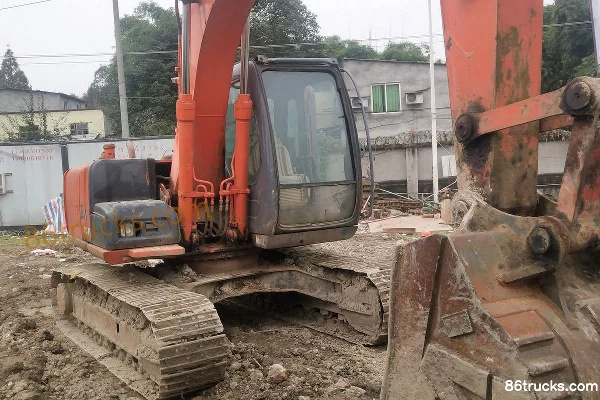 Hitachi EX120 Crawler Excavator Exterior (2) | 86Trucks