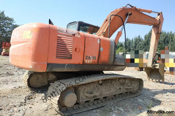 Hitachi ZX200-3 Crawler Excavator Exterior (2) | 86Trucks