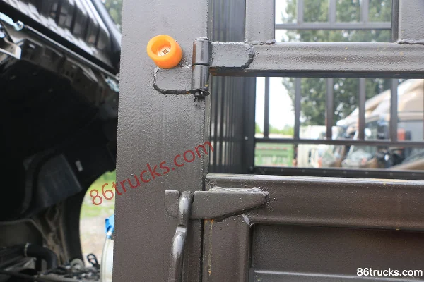 Sinotruk HOWO Tongshuai 190 ch 4X2(6 roues) camion léger à ridelles 4,15 m cabine simple Carrosserie (1) | 86Trucks