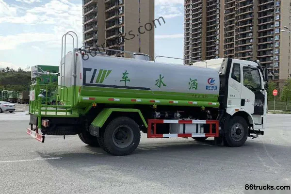 FAW Jiefang J6L 180 ch 4X2(6 roues) Camion citerne d'arrosage (marque Chengliwei) Extérieur (3) | 86Trucks
