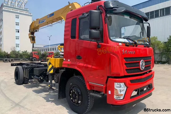 Dongfeng 180 hp 4X2(6 wheels) Truck-Mounted Crane Transport Vehicle Exterior