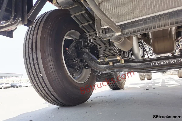 SHACMAN Commercial Vehicle Xuande X6 Medium Truck 240 hp 6X2(8 wheels) 9.6m Sideboard Cargo Truck Chassis (1) | 86Trucks