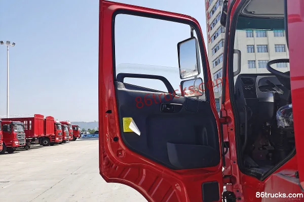 SHACMAN Commercial Vehicle Xuande X6 Medium Truck 220 hp 4X2(6 wheels) 6.75m Van Cargo Truck Cab (1) | 86Trucks