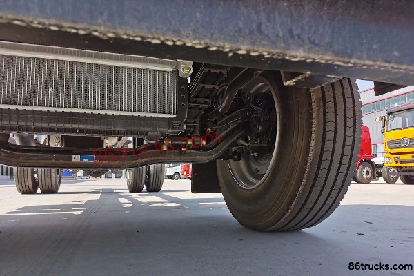 SHACMAN Commercial Vehicle Xuande X6 Medium Truck 220 hp 4X2(6 wheels) 6.75m Van Cargo Truck Chassis (3) | 86Trucks