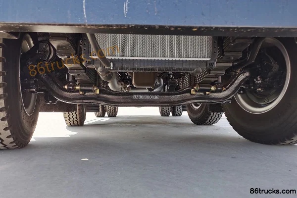 SHACMAN Commercial Vehicle Xuande X6 220 hp 6X2(8 wheels) 4.5m dump truck Chassis (1) | 86Trucks