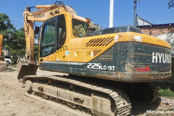 Hyundai Heavy Industries R225LC-9T excavatrice sur chenilles Extérieur (2) | 86Trucks