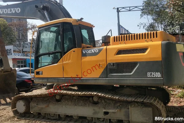 Volvo EC250D Crawler Excavator Exterior (3) | 86Trucks