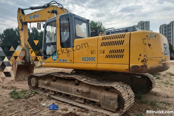 XCMG XE260C Crawler Excavator Exterior (2) | 86Trucks