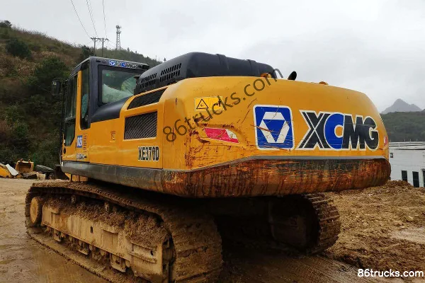 XCMG XE370C Crawler Excavator Exterior (3) | 86Trucks