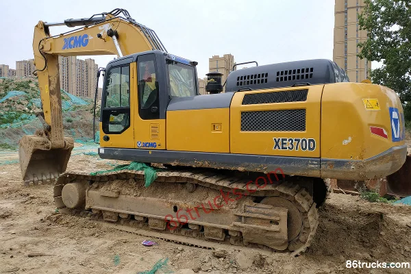 XCMG XE370D Crawler Excavator Exterior (3) | 86Trucks