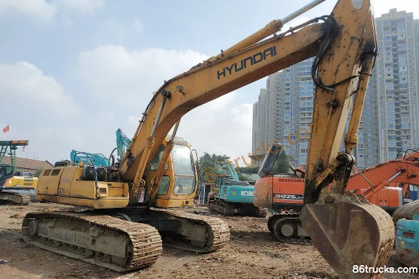 Hyundai Heavy Industries R220-5 Crawler Excavator Exterior