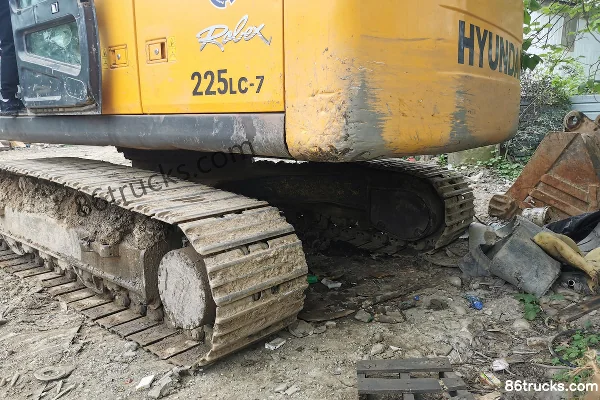 Hyundai Heavy Industries R225LC-7 Crawler Excavator Exterior (3) | 86Trucks