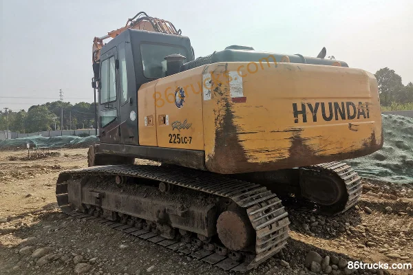 Hyundai Heavy Industries R225LC-7 Crawler Excavator Exterior (2) | 86Trucks