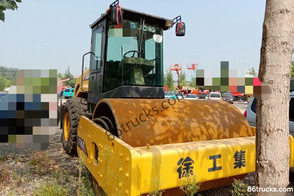 XCMG XS222 Roller Exterior