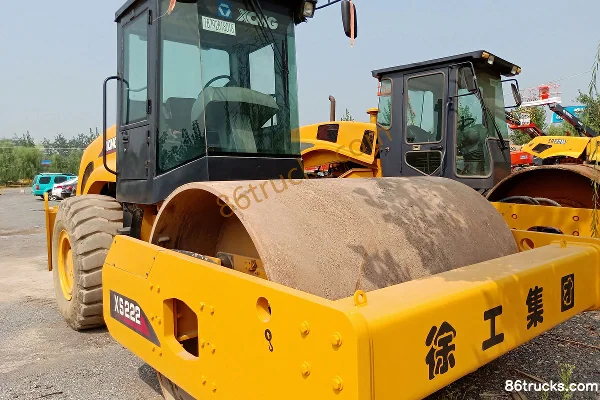 XCMG XS222 Roller Exterior (2) | 86Trucks