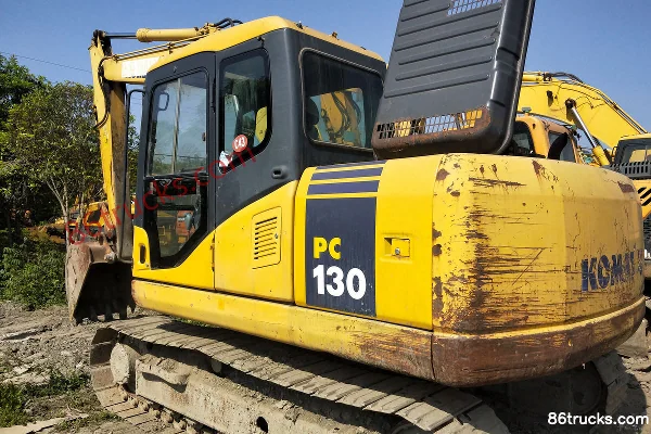 KOMATSU PC130-7 Crawler Excavator Exterior (2) | 86Trucks